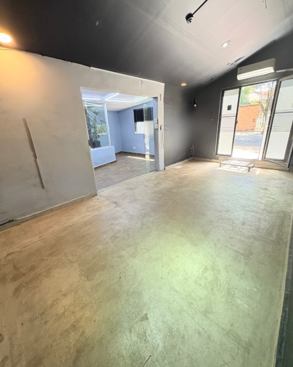 En venta - LOCAL COMERCIAL SOBRE AVDA. VENEZUELA.